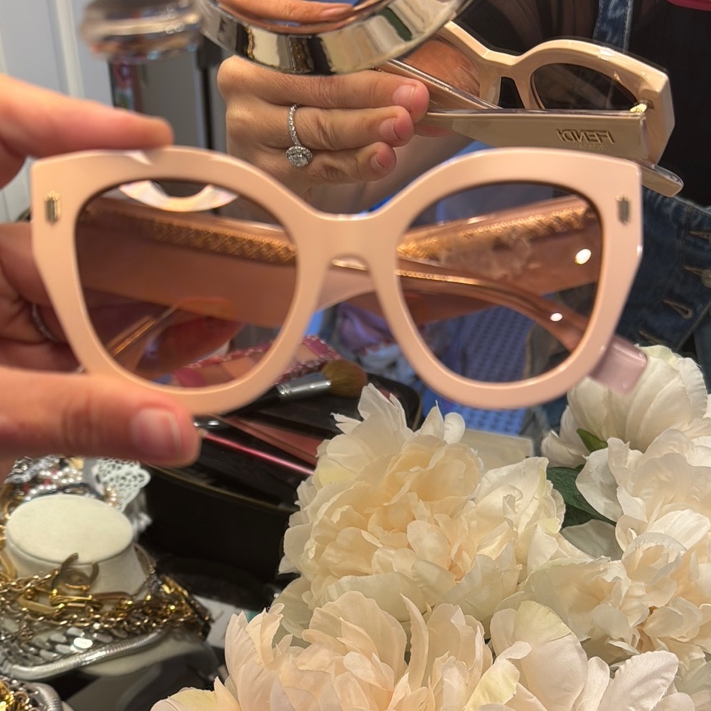 Fendi FF Pink Sunglasses - Picture 3 of 7